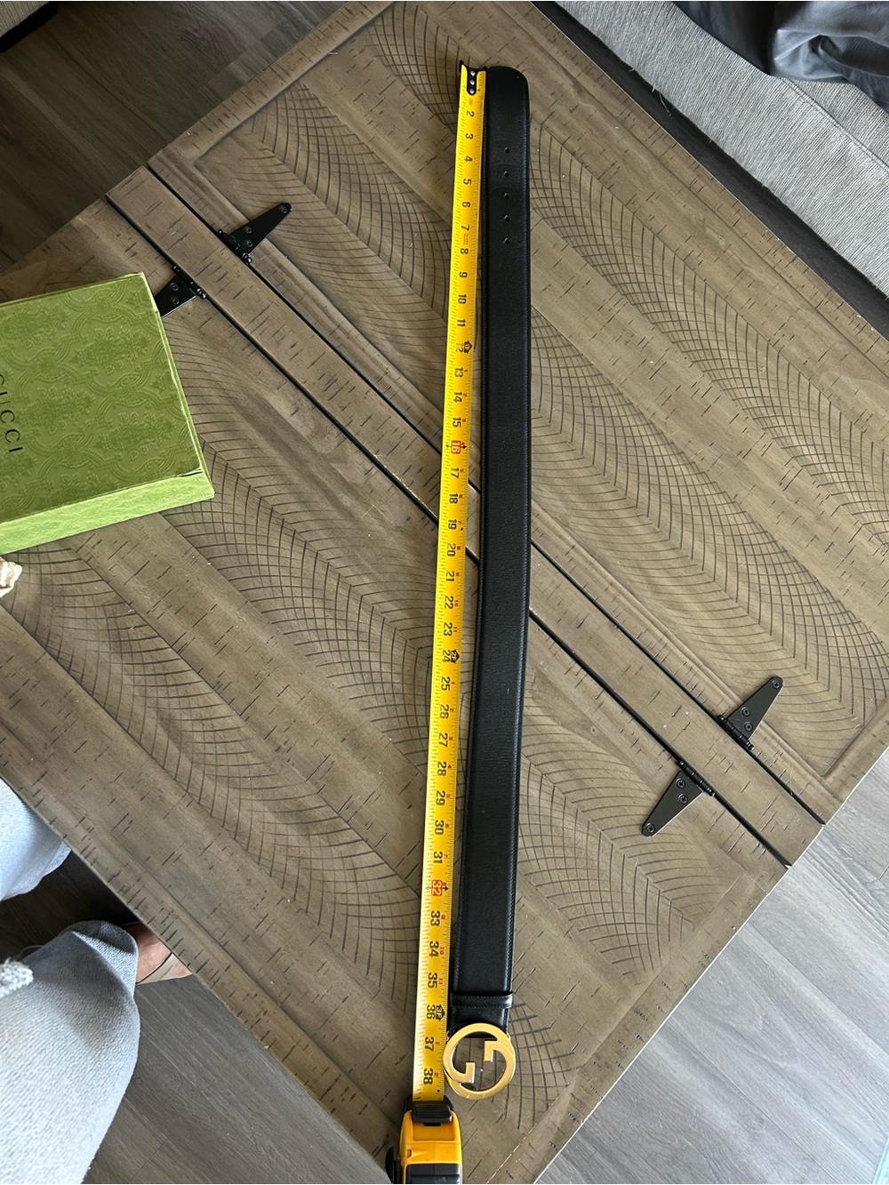 Gucci Black Leather Belt with Gold Interlocking G Buckle - Picture 3 of 9